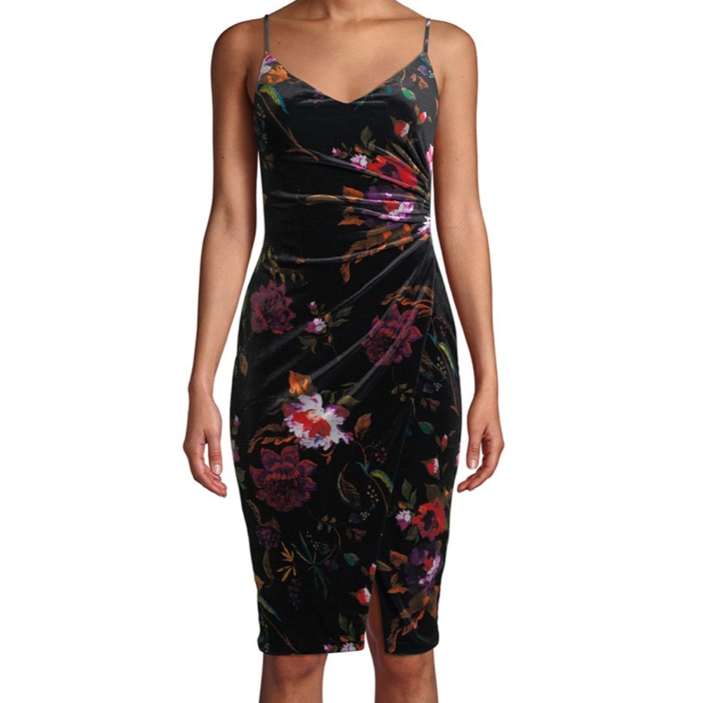 ❌❌SOLD❌❌ NWT Black Halo Ruched Dress